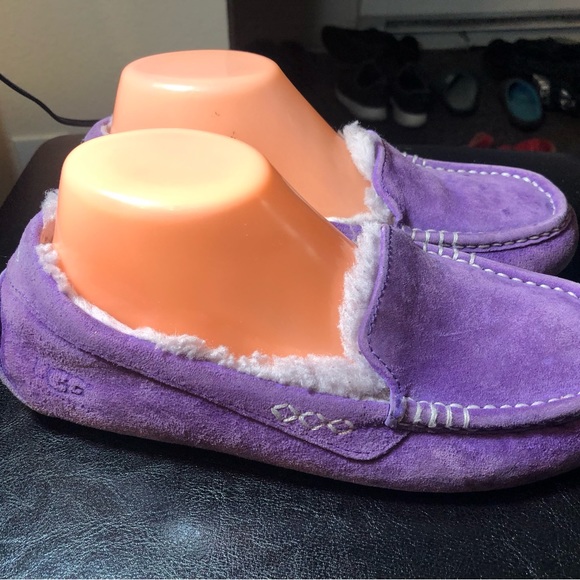 UGG 3312 Ansley Women’s Purple Moccasin Slip on Shearling Loafers Slippers Sz 7 - Picture 2 of 13